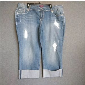 Torrid cuff capris size 22